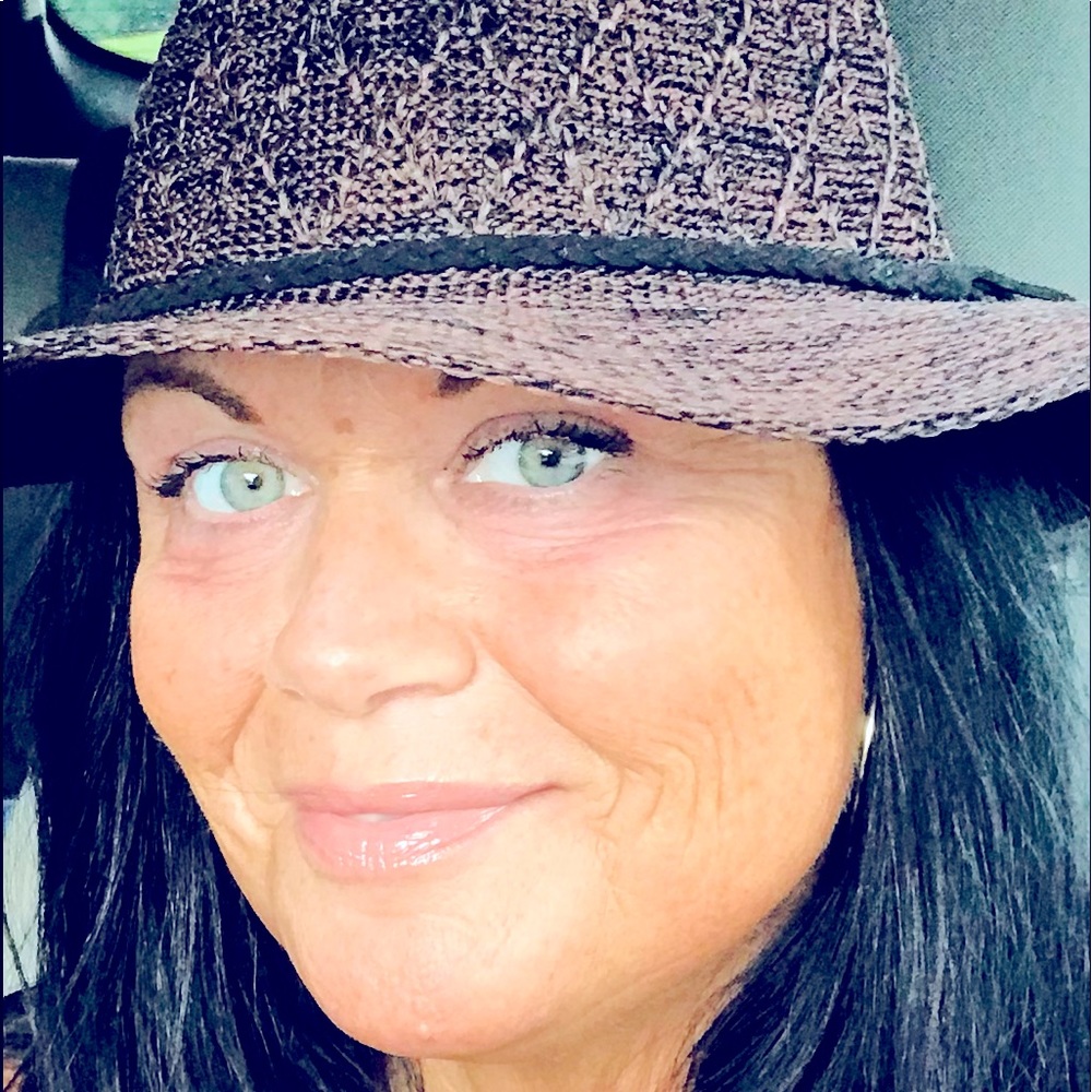 Meet your Posher, Shawna